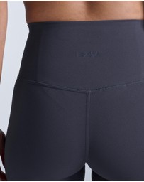 2XU - Fluid Hi-Rise 5 Inch Shorts