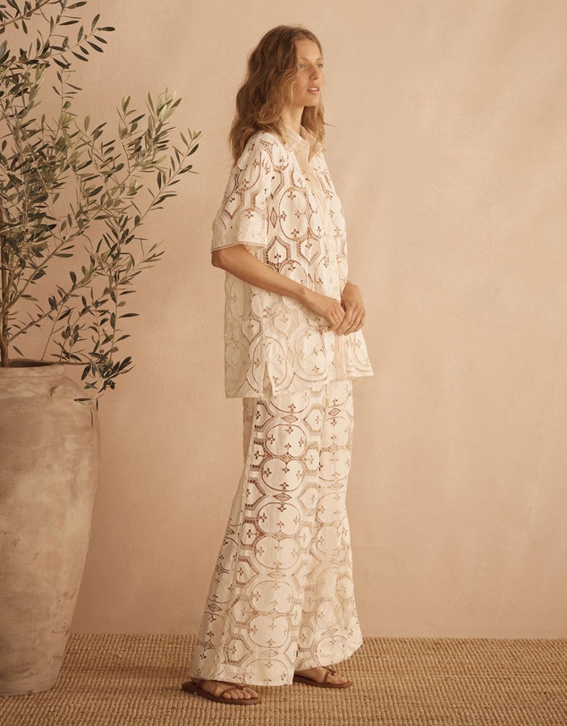 AUR OCEA - Lace Oversized Shirt
