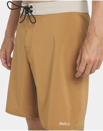 RVCA - Mens Va Trunk Solid 19