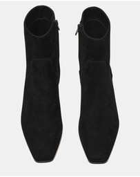Steve Madden - Dusty Black Suede Boots