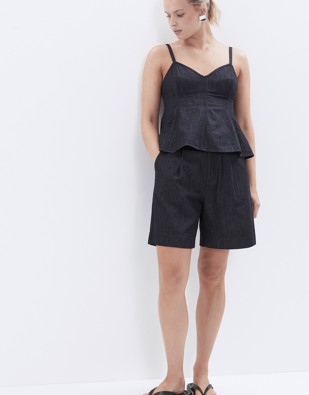 UNISON - Rinse Denim Pleated Short