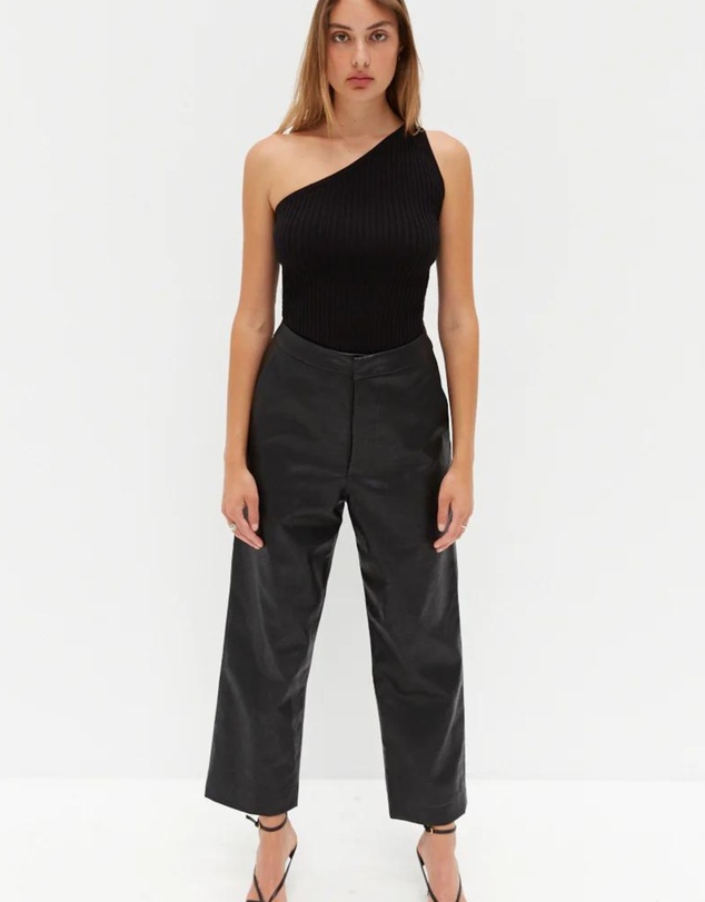Style Addict - One Shoulder Knit Top