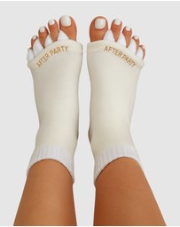 High Heel Jungle - The After Party Foot Relief Socks - Coconut Creme