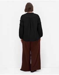 City Chic - Drama Queen Long Sleeve Shirt - Black