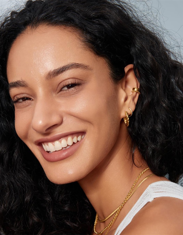 Ania Haie - Ania Haie Gold Twisted Huggie Hoop Earrings