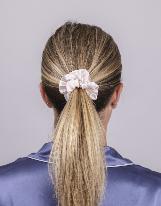 SILK MAGNOLIA - Pure Silk Scrunchie