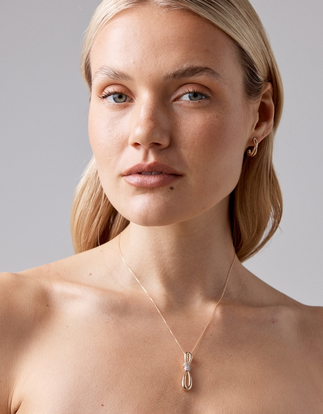 Michael Hill - 0.07 Carat TW Diamond Knots Pendant in 10kt Yellow Gold