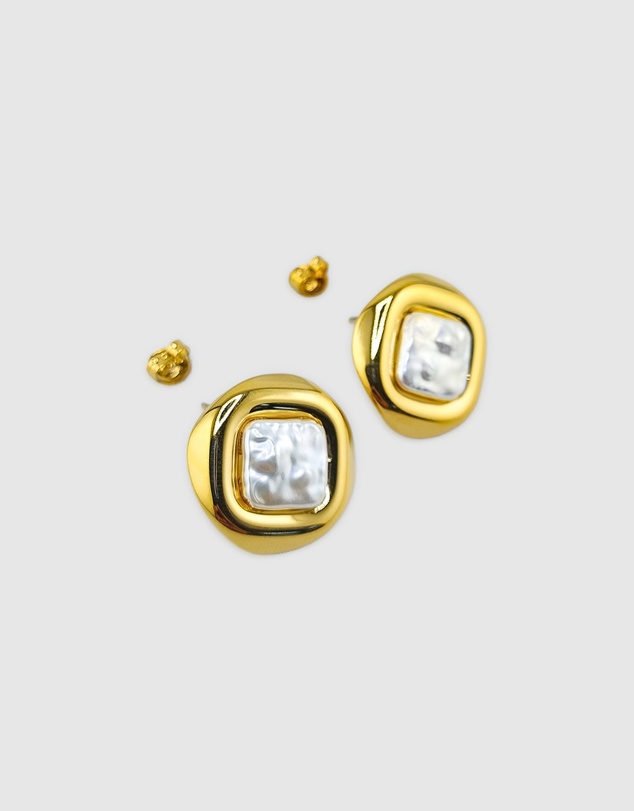 Izoa - Fiona Pearl Stud Earrings