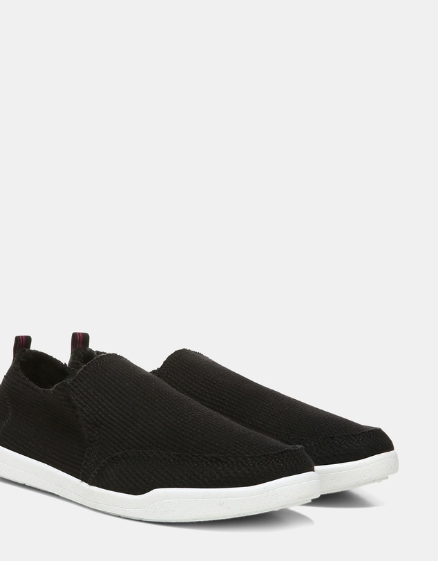 Vionic - Malibu Slip-On Sneaker - Black Waffle Knit