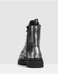 Rollie - Pointed Sidezip Boot