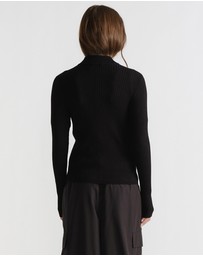Decjuba - D-Luxe Knit Zip Long Sleeve Top