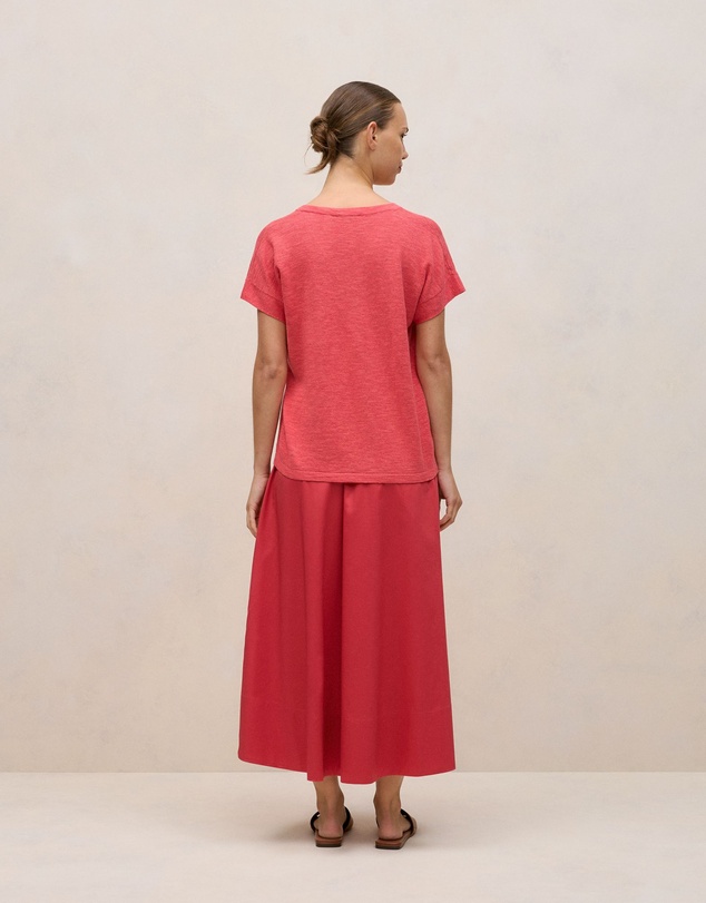 Trenery - Linen Cotton Relaxed V Neck T-shirt in Crimson