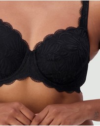 Triumph - Essential Lace Balconette Bra