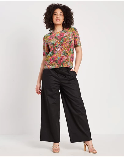 The Social Outfit - Silk Tee - Fairfield Bloom