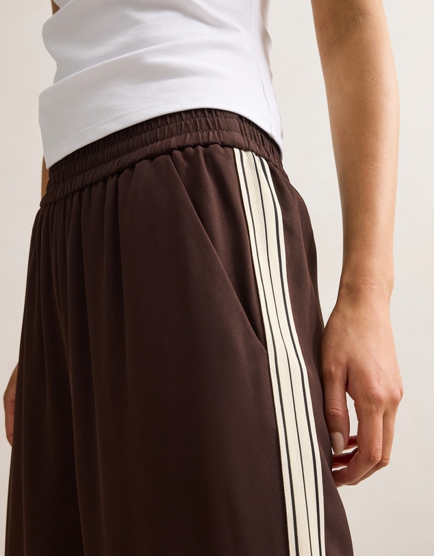 Forever New - Aleyna Side Striped Wide Leg Pants