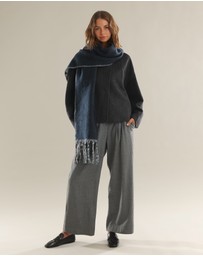 Morgan & Taylor - Hannah Reversible Scarf in Navy Blue