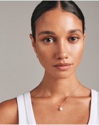 Michael Hill - Hoop Earrings with Cultured Freshwater Pearls in 10kt Yellow Gold