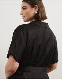 Atmos&Here Curvy - Margot Satin Short Sleeve Midi Dress