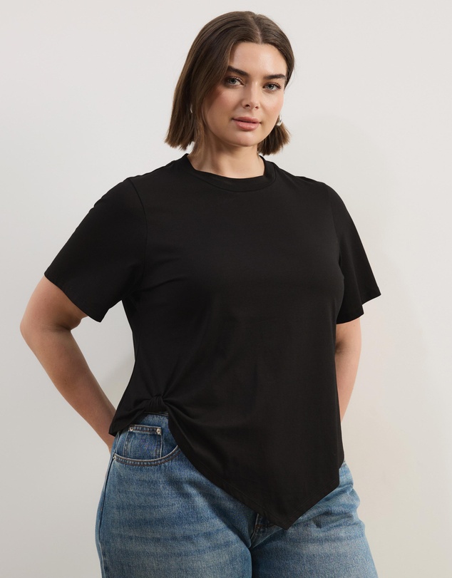 Atmos&Here Curvy - Lorrie Twist Waist T-Shirt