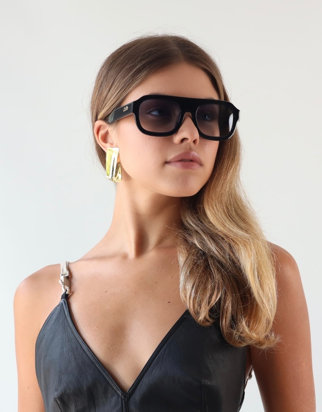 Soda Shades - Rozalia Russia x Soda Shades - Shade 004 Black