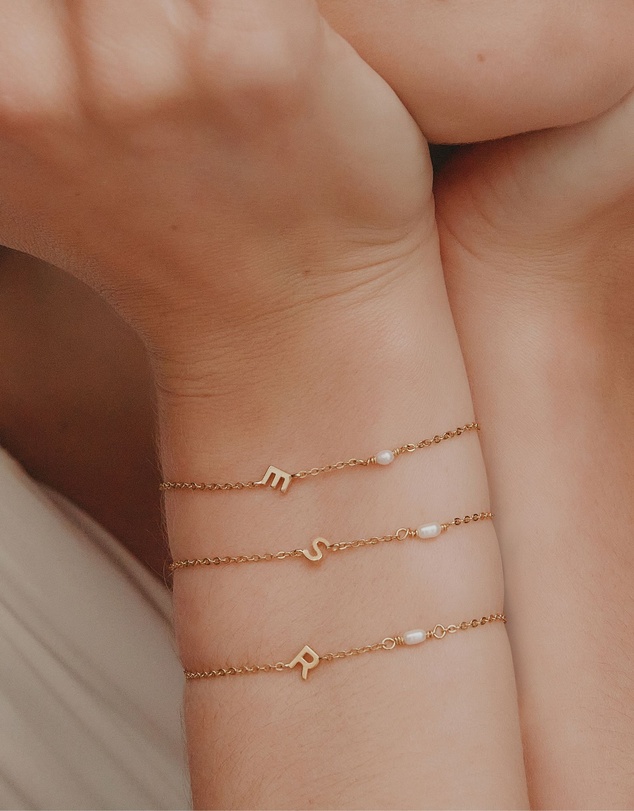 SAINT VALENTINE - Pearl Letter Bracelet - Gold X