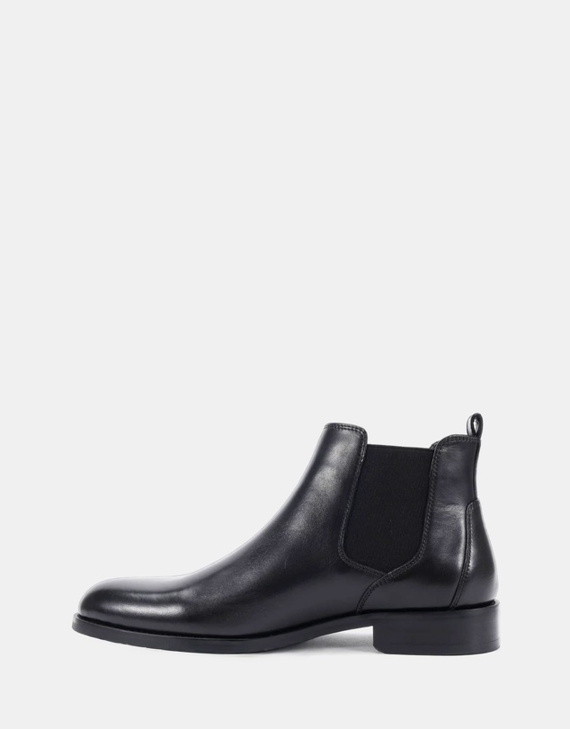 Clarks - Niall Black