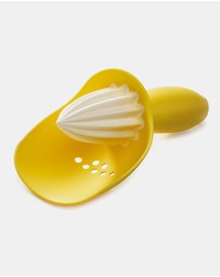 Joseph Joseph - Catcher™ Yellow Citrus Reamer with Pip Catcher