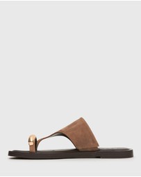 Betts - Dolphin Leather Thong Sandals