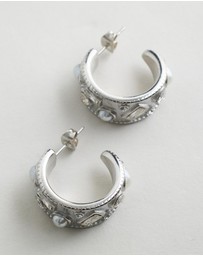 Moira Hughes - The White Label - The Jordan Hoops