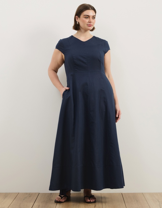 Atmos&Here Curvy - Lorry Keyhole Linen Blend Maxi Dress