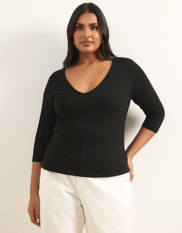 Atmos&Here Curvy - Harley V-Neck Half Sleeve Top