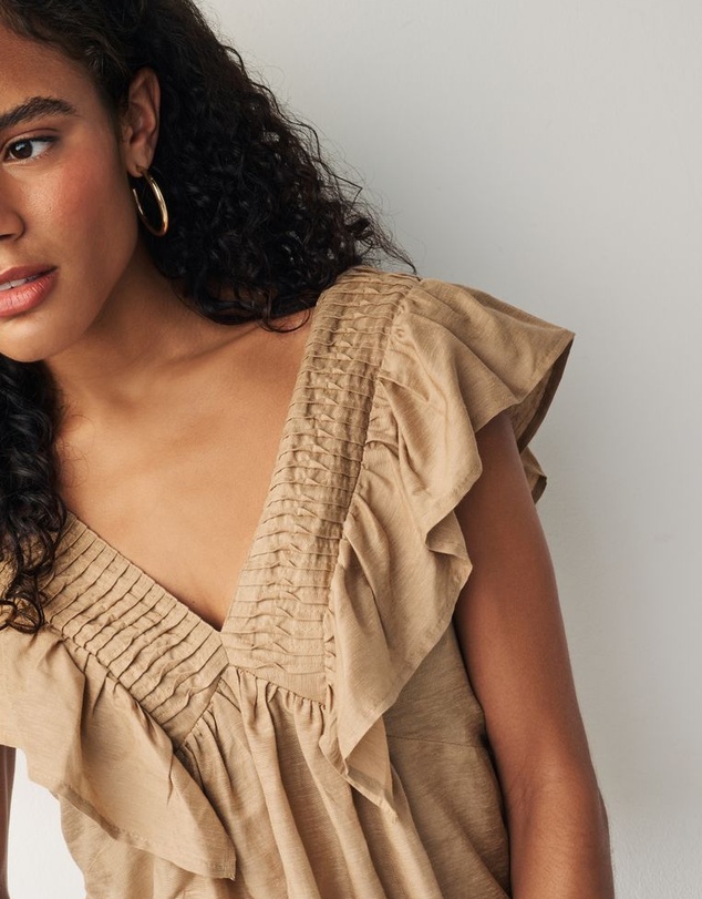 NEXT - Sleeveless Ruffle V-Neck Top