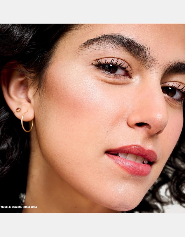 Benefit Cosmetics - Glow-la-la