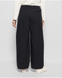 Commonry - Jemma Pant