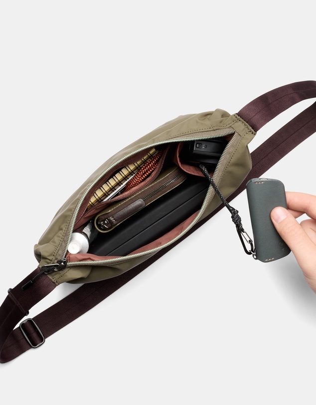 Bellroy - Laneway Crescent Bag 2.5L