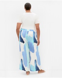 City Chic - Plus Size Surface Level Print Pant - light blue