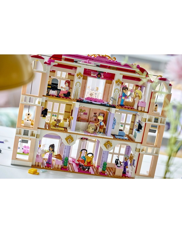 LEGO - 42704 Heartlake City Grand Hotel