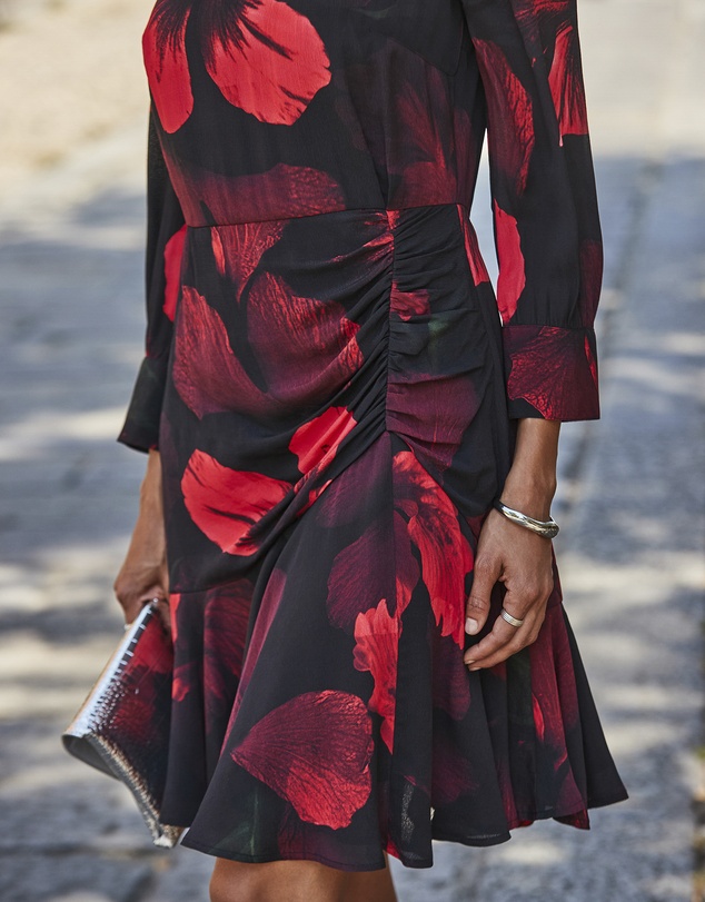 Sosandar - Floral Print Ruched Detail Fit & Flare Dress