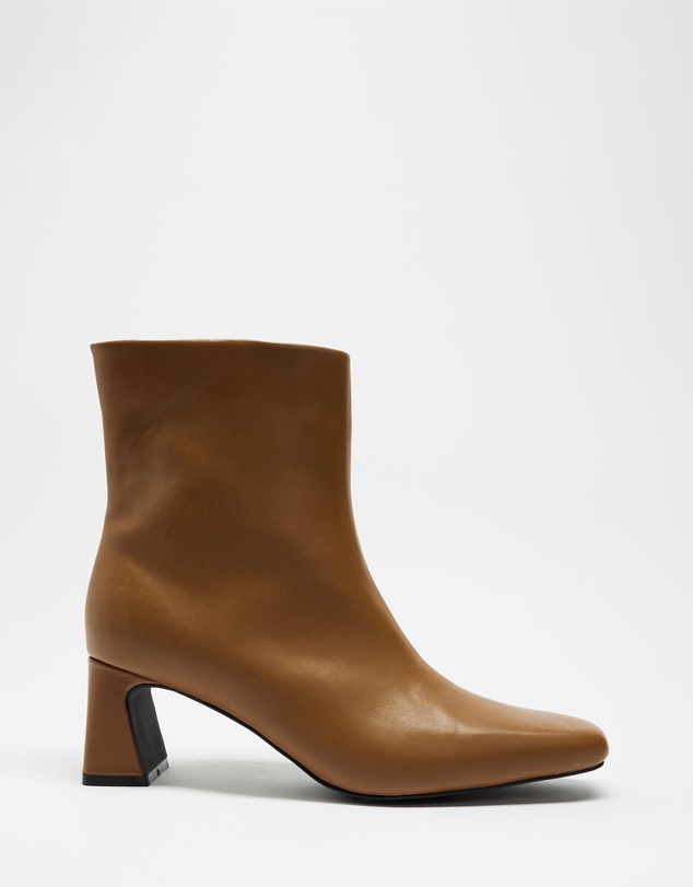 AERE - Square Toe Leather Ankle Boots