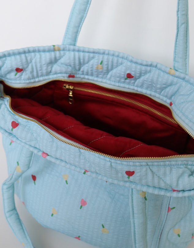 Mosey Me - Forget Me Not Quilted Bag in Sky