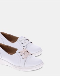 Mia Vita - Bridgette Slip-On Casual Sneaker - White
