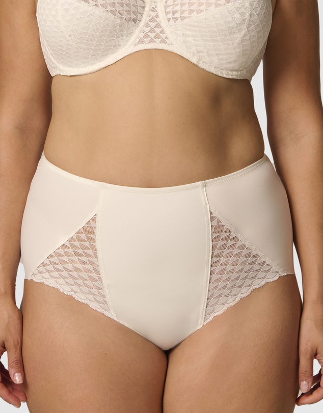Simone Perele - Subtile Control Full Brief
