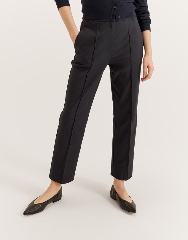 Review - Arianna Pant