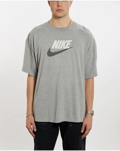 Vintage by The Real Deal - Pre Loved - 90s Nike Tee