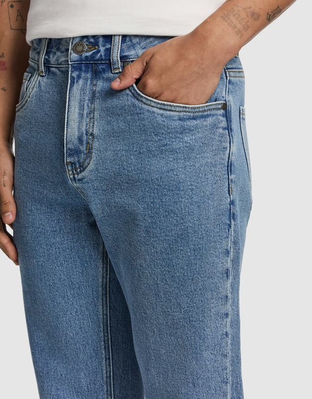 yd. - Spike Straight Jean
