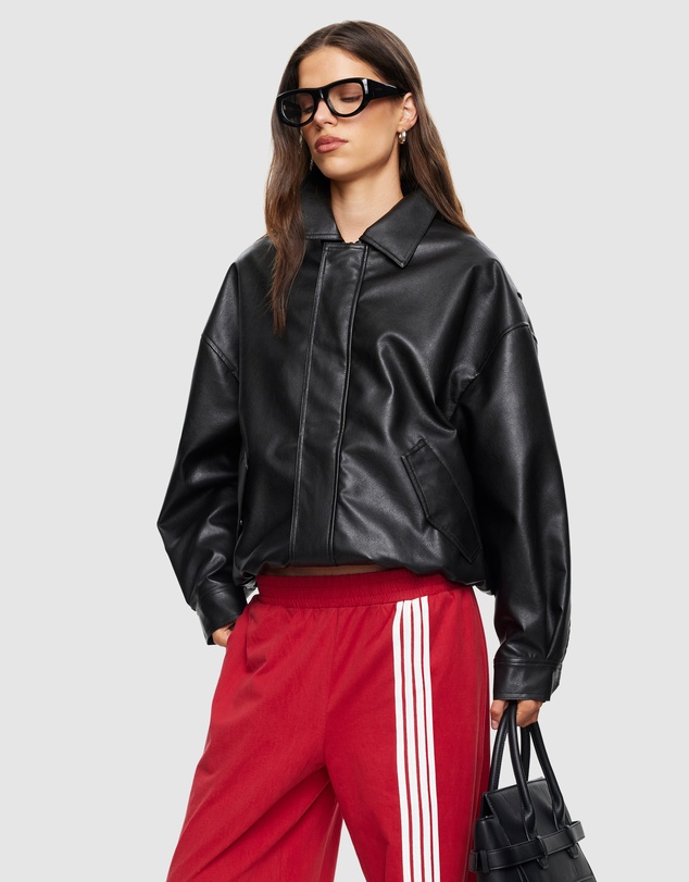 Lioness - Kenny Bomber