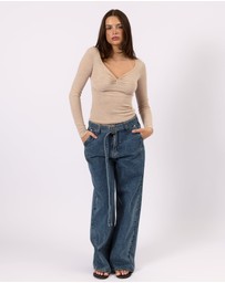 Style Addict - The Belted Wide Leg Jean