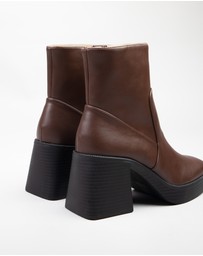 RAID - Lexus chunky mid heel boots in brown