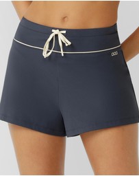 Lorna Jane - Heritage 6cm Kick Shorts