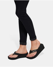 GUESS - Edany2 Wedge Sandals